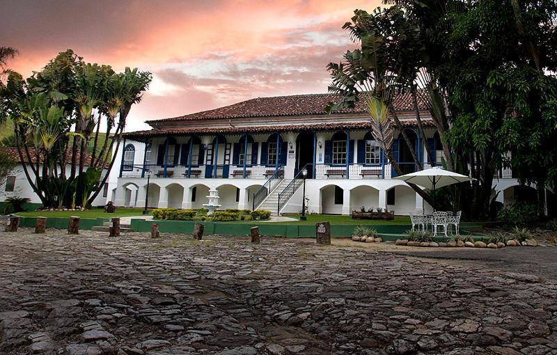 Hotel Fazenda Villa-Forte エンジェニェイロ・パッソス エクステリア 写真
